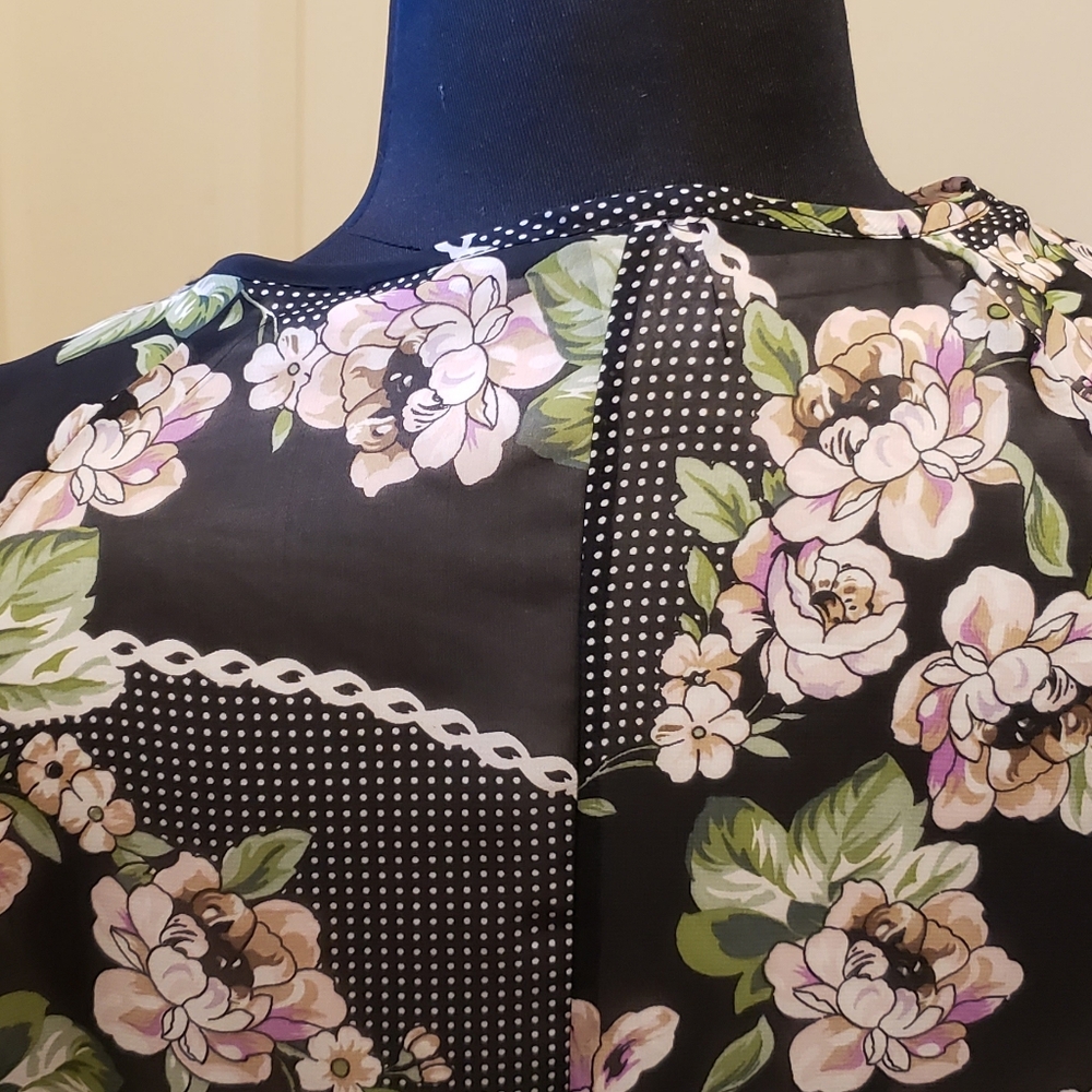 Lillian Floral Kimono with Black and Purple Design - Picture 5 of 12
